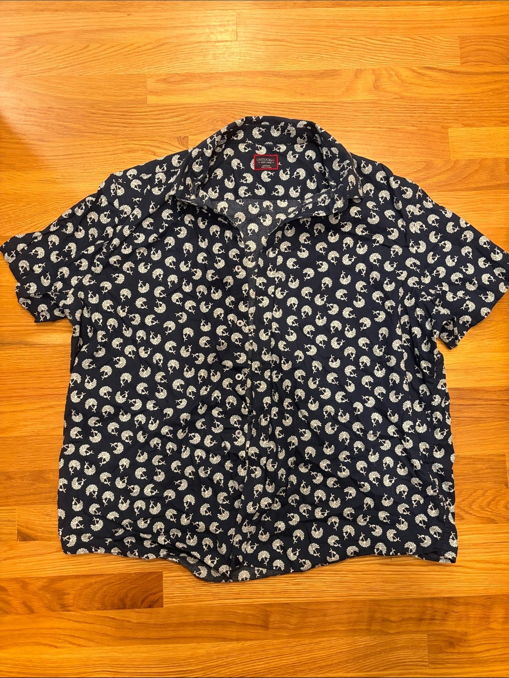 UNTUCKit Navy Short-Sleeve Button-Down Shirt with White Paisley Print